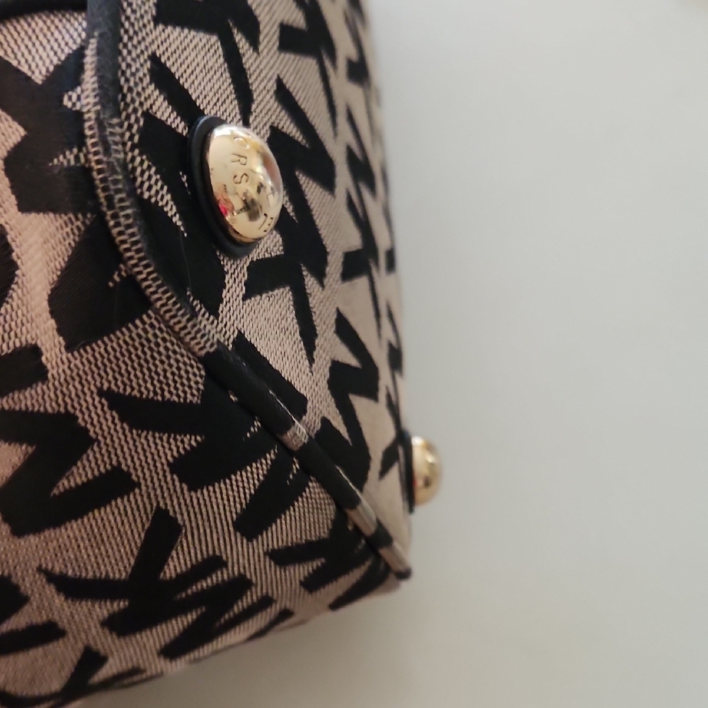 Michael Kors Signature Black and Tan Tote - Picture 8 of 14